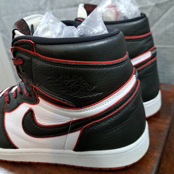 %Nike Air Jordan 1 Retro High OG Bloodline Men\'s 555088-062 Sz 13 / AJ22 main image 11
